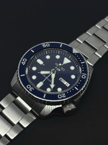 Seiko men blue dial - blue,