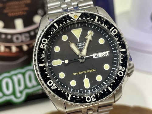 Seiko men black watch - seiko,