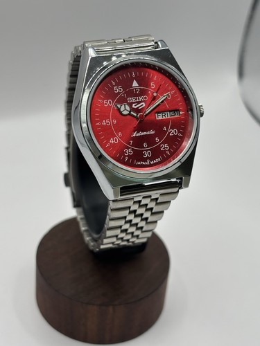 Seiko red field watch - 5,